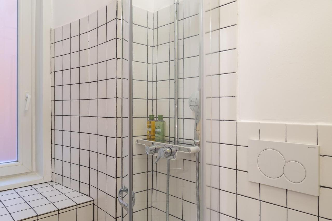 Tiny Cozy Studio In The City Center Триест Екстериор снимка